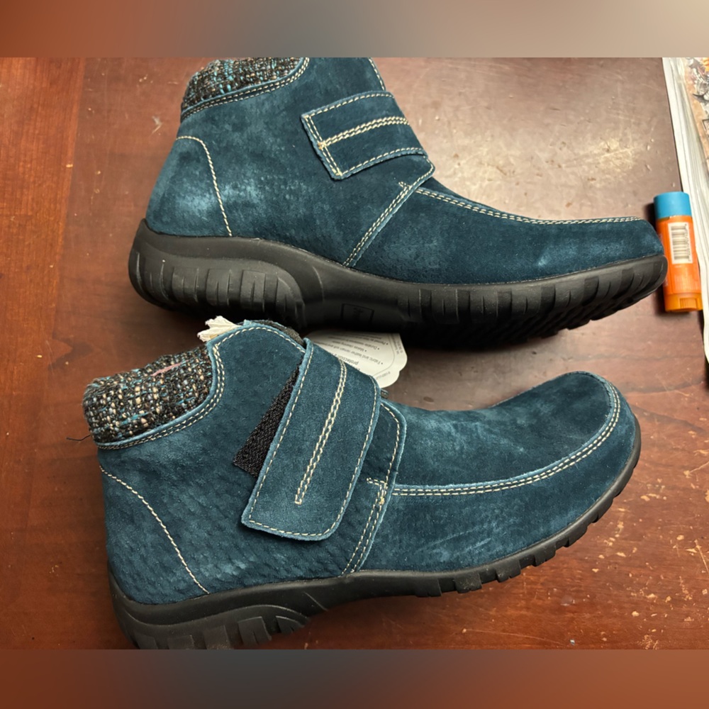 Proper Delaney strap ankle boots blue scotchguard BNWT comfort 6.5 suede